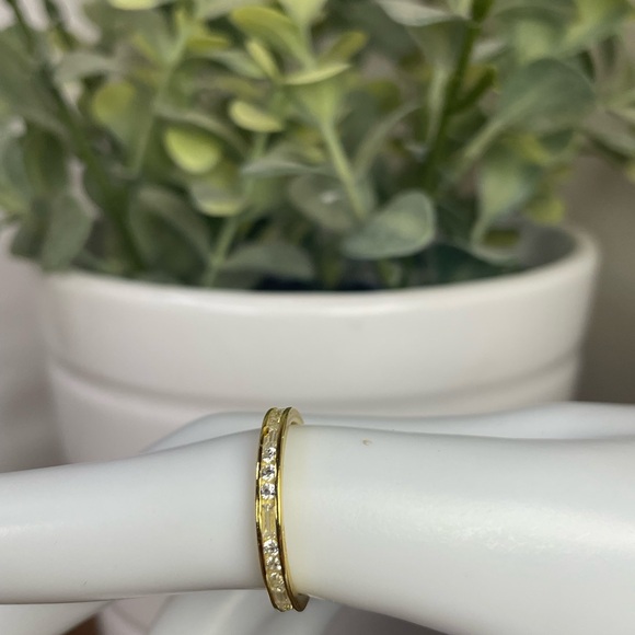 1 CARAT WHITE SAPPHIRE Eternity ring. 14k over silver. - Picture 10 of 10